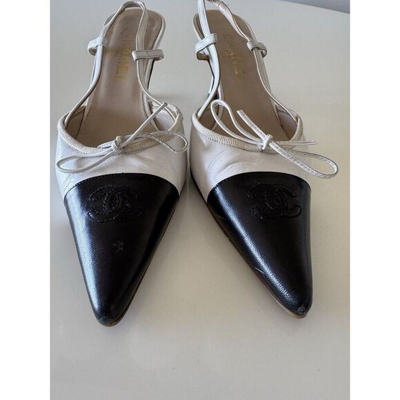 Chanel Black & White CC Logo Bow Captoe Slingback Pointed Toe Heels EU 38.5 - Picture 2 of 12